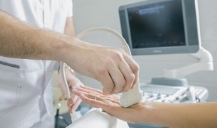 diagnostic de maladie pour les douleurs articulaires des doigts